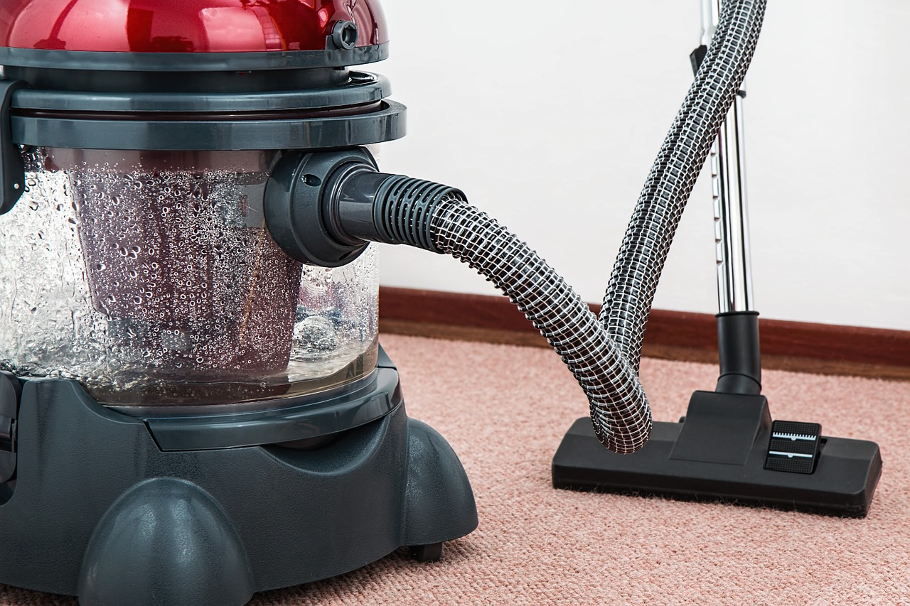 vacuum-cleaner-657719-1280.jpg