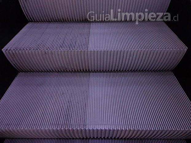 Limpieza de escalas mecánicas