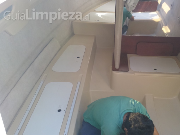 Sanitizado y limpieza a vapor interior yate